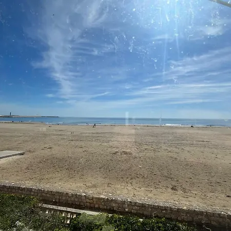 Spacious 60 M Nest With Sea View Пор-ла-Нувель