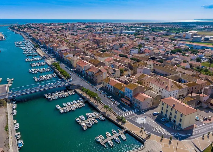 Spacious 60 M Nest With Sea View Апартаменты *