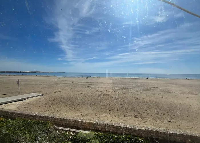 Spacious 60 M Nest With Sea View Port-la-Nouvelle